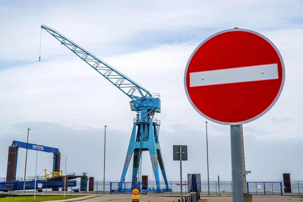 Ein denkmalgeschützter Kran auf dem Steubenhöft Pier.