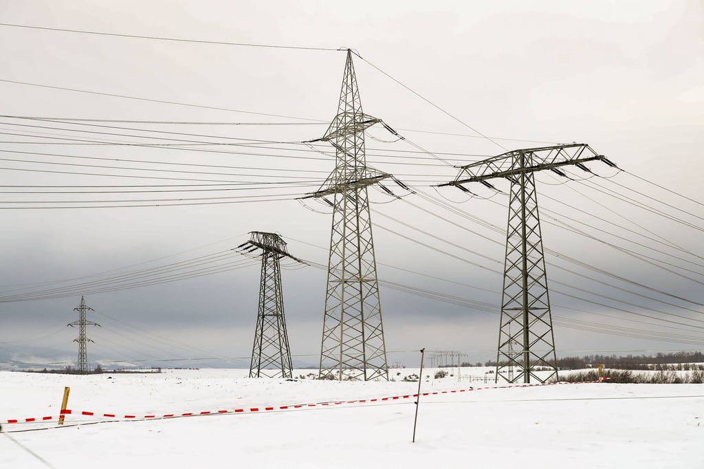 Überlandleitungen sind starken Belastungen ausgesetzt. Kann es auch in Mansfeld-Südharz deshalb zu großflächigen Stromausfällen kommen?