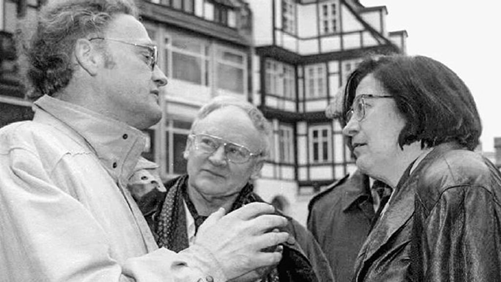 Gerhard Wolf (Mitte) 1997 mit Christa Wolf und Friedrich Schorlemmer in Quedlinburg