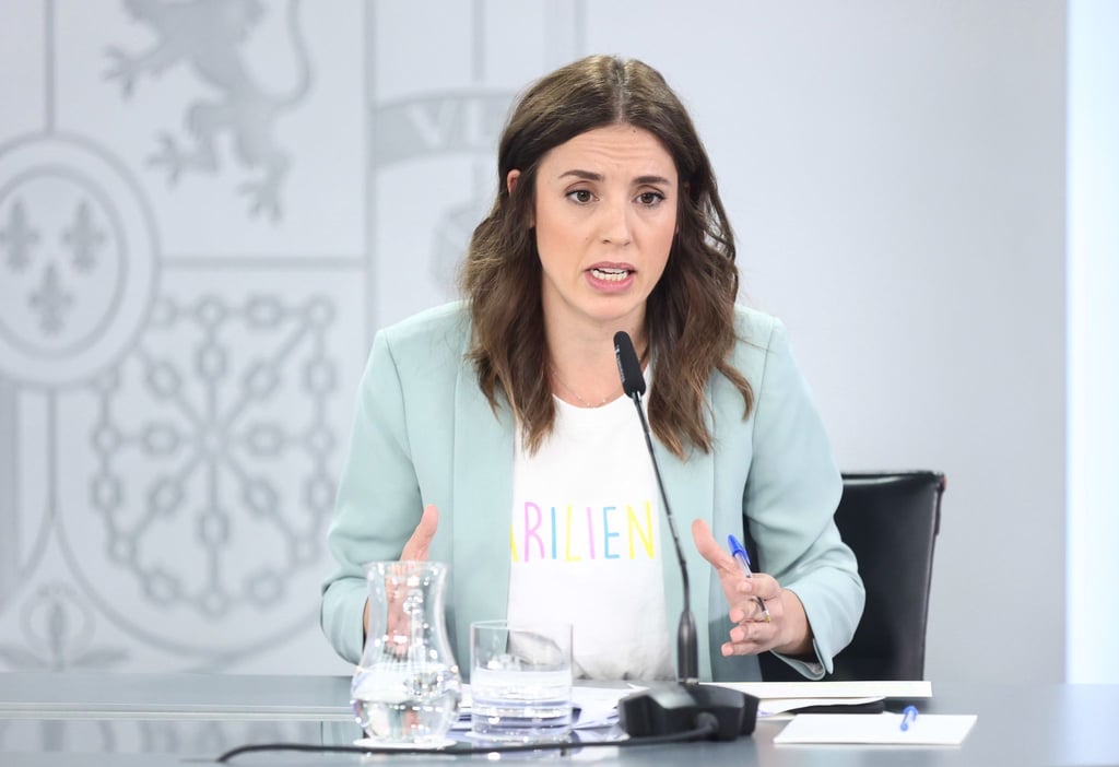 „Wir wollen keine Rückkehr zu einem patriarchalischen System, in dem man als Opfer gefragt wurde, ob man die Beine richtig geschlossen hatte“: Gleichstellungsministerin Irene Montero.