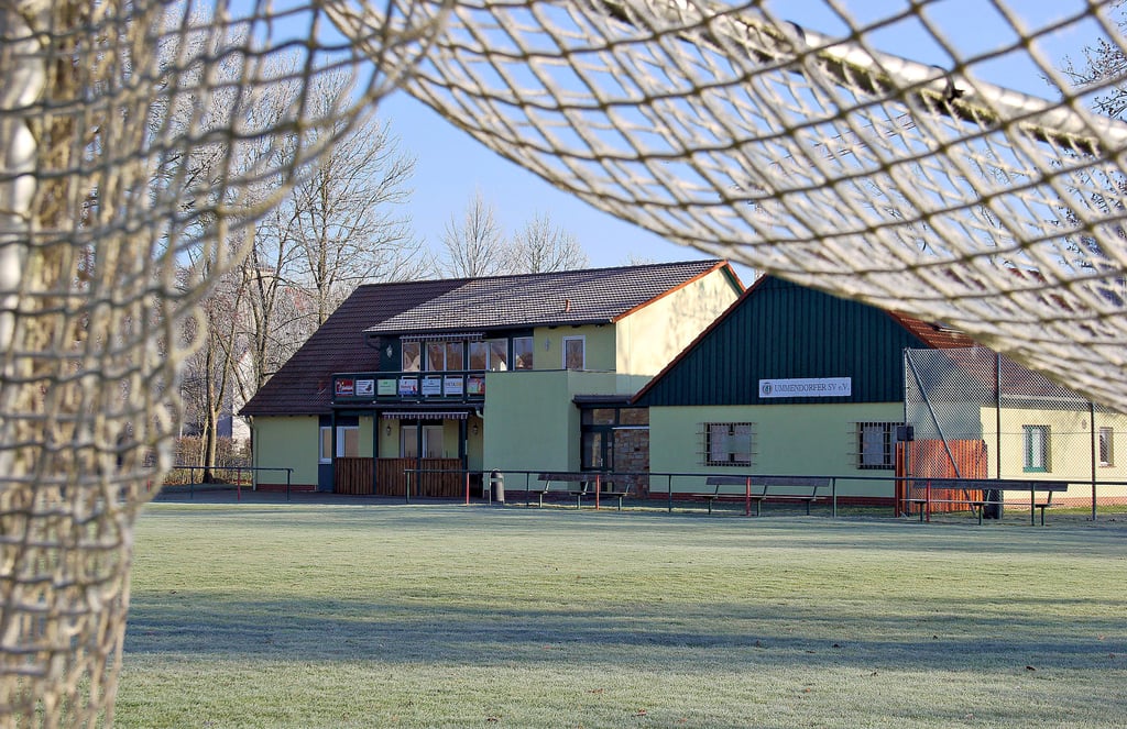 Sporthaus und Sportplatz möchte der Ummendorfer SV gern modernisieren. Das Wie und Wann ist noch nicht ganz klar.
