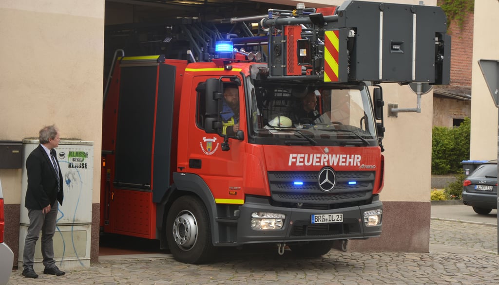 Das Gerätehaus der Burger Feuerwehr in der Innenstadt: Nach einer Prüfung sind zusätzliche Sicherungen notwendig.