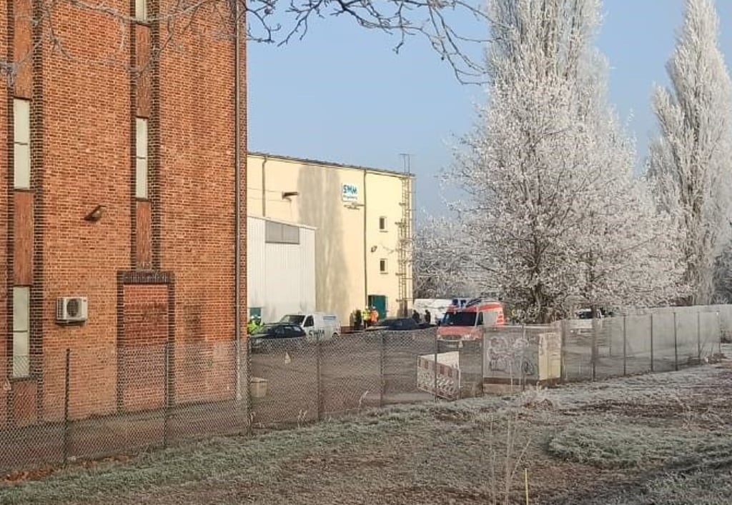 Im Umspannwerk der Städtischen Werke Magdeburg ist es zu einem tödlichen Arbeitsunfall gekommen.