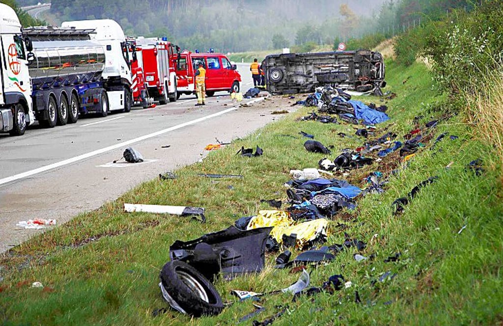 Ende August 2019 verunglückten auf der A 9 bei Bad Lobenstein vier Motorradfahrer tödlich. Drei von ihnen waren Mitglieder der Motorradfreunde Grunau aus Hohenmölsen. Nun hat der Prozess gegen den Verursacher begonnen.