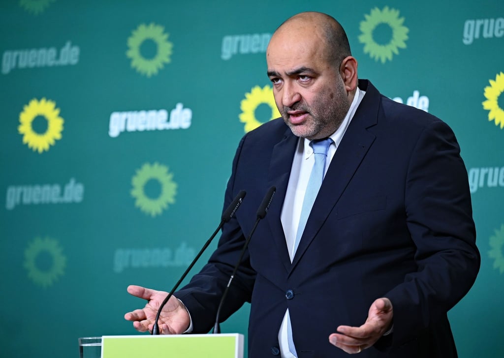 Grünen-Chef Omid Nouripour ist nach eigenen Worten „irritiert“ vom Zögern europäischer Partnerländer bei Panzerlieferungen in die Ukraine.