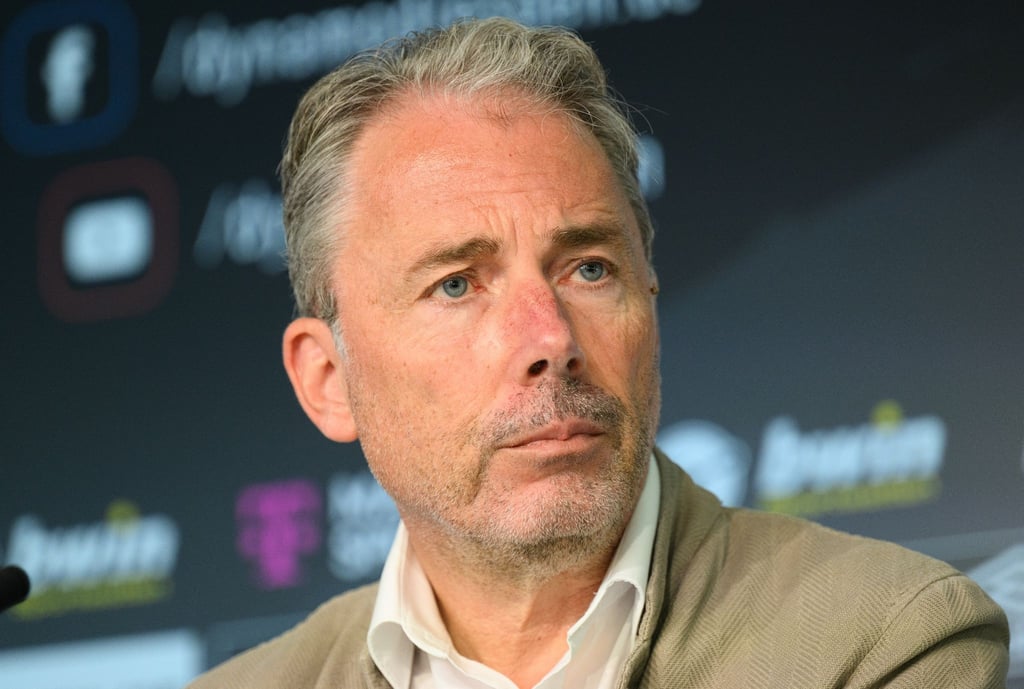 Jürgen Wehlend, Geschäftsführer der SG Dynamo Dresden während einer Pressekonferenz.