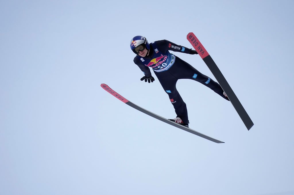 Andreas Wellinger landete beim Skifliegen am Kulm auf Rang vier.