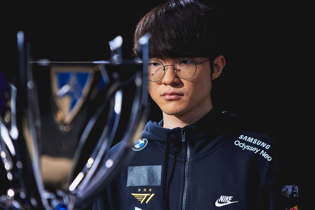 Star-Midlaner Faker verlängert seinen Vertrag und bleibt für drei weitere Jahre bei T1.