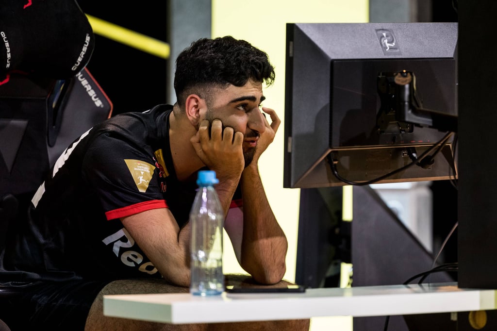 Umut Gültekin wird zuschauen müssen. imago/