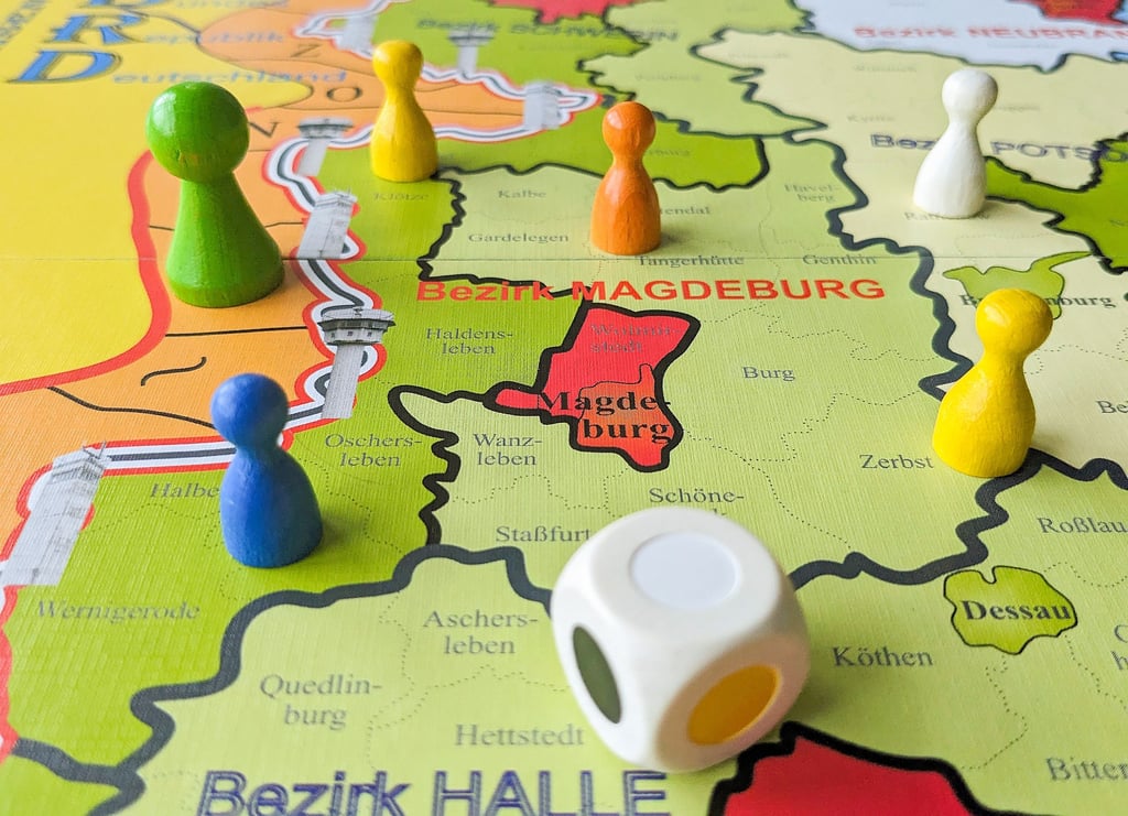 Über Sinn, Inhalt und Wahrhaftigkeit von Brettspielen mit DDR-Bezug soll es bei der nächsten Diskussionsrunde der Gedenkstätte Deutschen Teilung gehen.