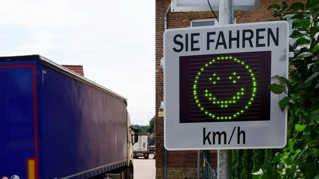 Winningens Ortsbürgermeister möchte in seinem Ort eine solche stationäre Geschwindigkeitsmessanlage installieren.