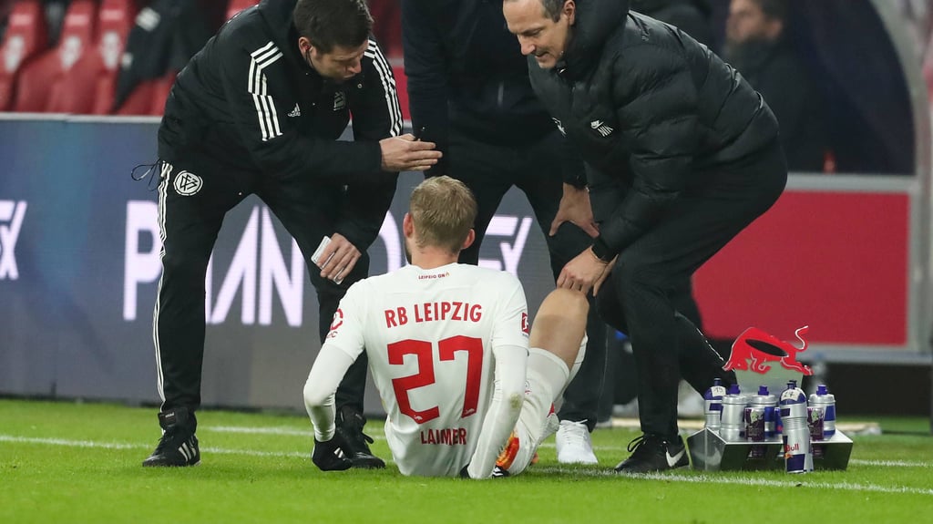 Behandlung bei Konrad Laimer im Spiel gegen Union Berlin,