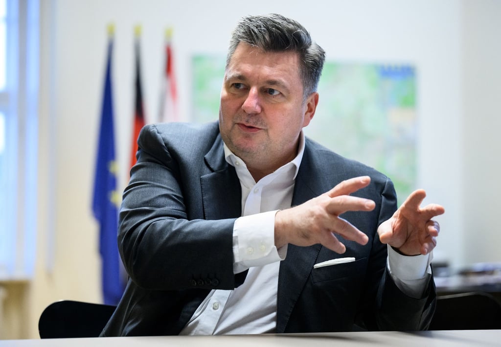 Andreas Geisel (SPD), Berliner Senator für Stadtentwicklung, Bauen und Wohnen, bei einem Interview mit der Deutschen Presse-Agentur.