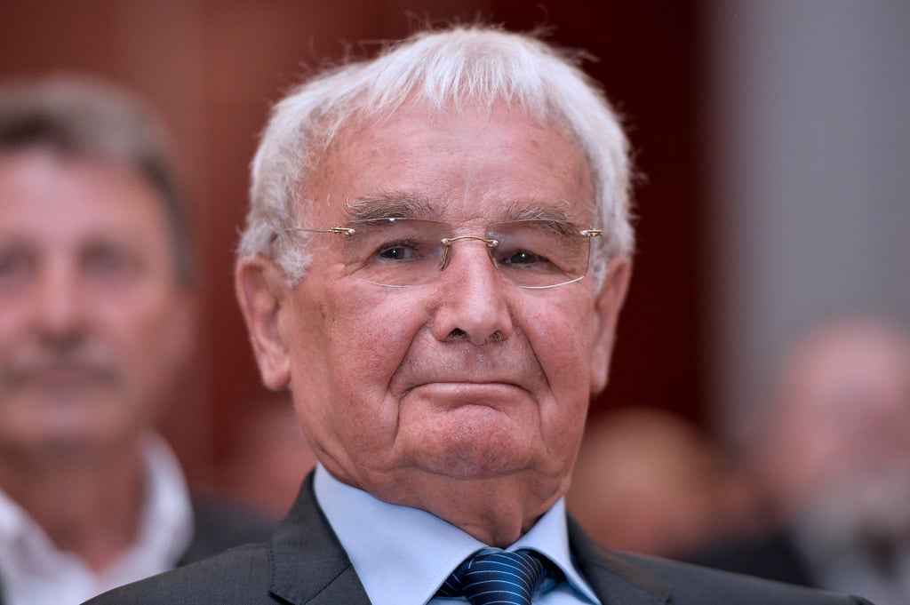 Robert Hebras, einer der wenigen Überlebenden des Massakers von Oradour-sur-Glane im Jahr 1944, starb im Alter von 97 Jahren, wie seine Familie am mitteilte.