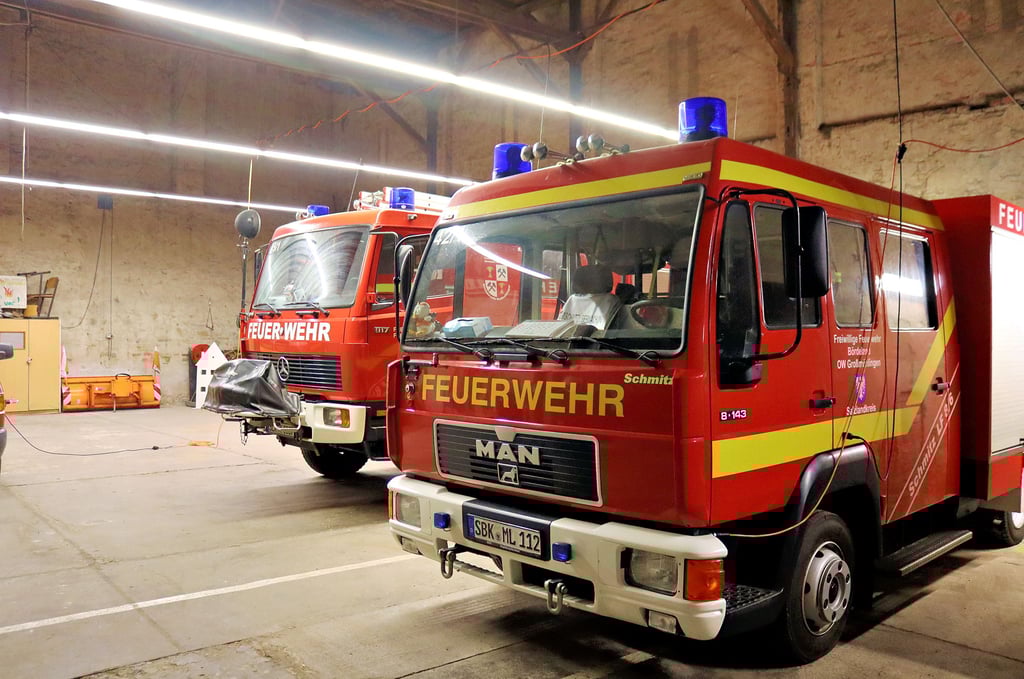 Die Fahrzeughalle in Großmühlingen war ein Thema bei der Jahreshauptversammlung. Die Halle ist eine ehemalige Scheune.