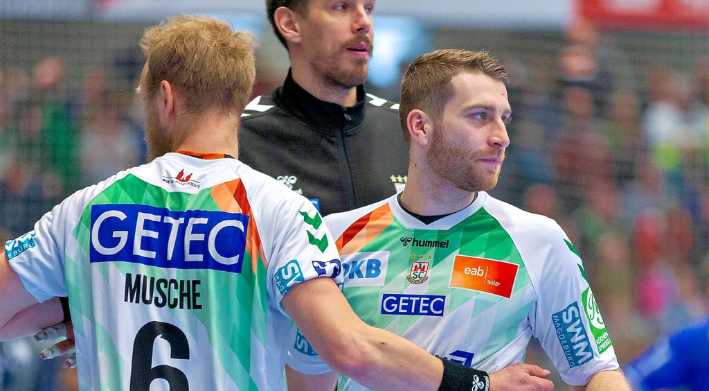Lukas Mertens (r.) ist fokussiert. Mit dem SCM geht es für den Linksaußen in der Champions League gegen Veszprém um Rang zwei und den direkten Viertelfinaleinzug.