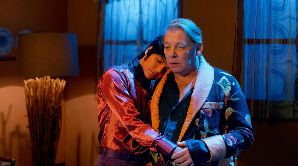 Kilian Berger (l, als Rex Gildo) und Ben Becker als Fred Miekley in einer Szene aus „Rex Gildo - Der letzte Tanz“.