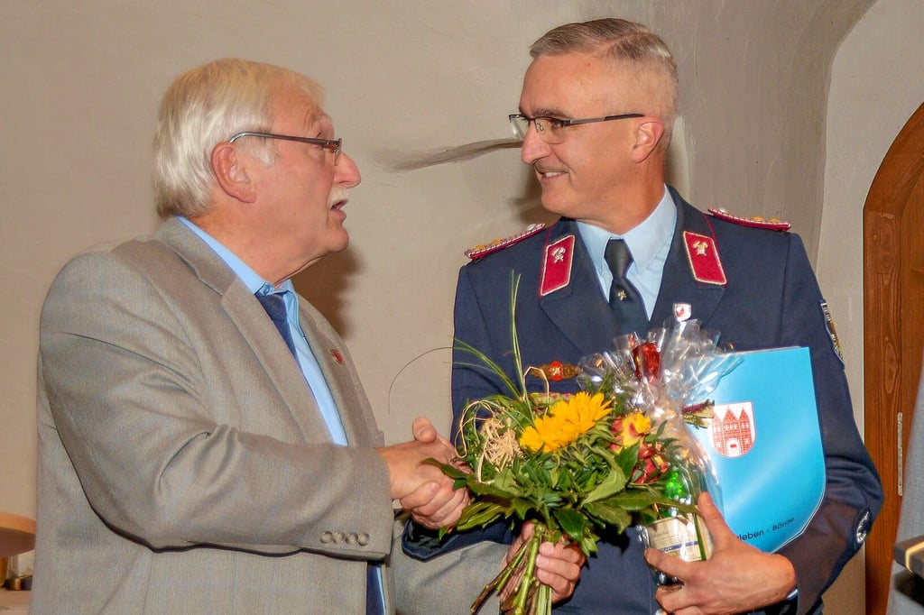 Ortsbürgermeister Norbert Hoße und Ortswehrleiter Danny Theuerwasser arbeiten in Klein Rodensleben Hand in Hand.