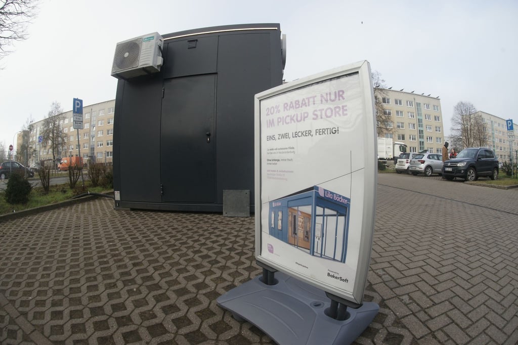 Der Lila-Bäcker-Pickup Store in Neubrandenburg.