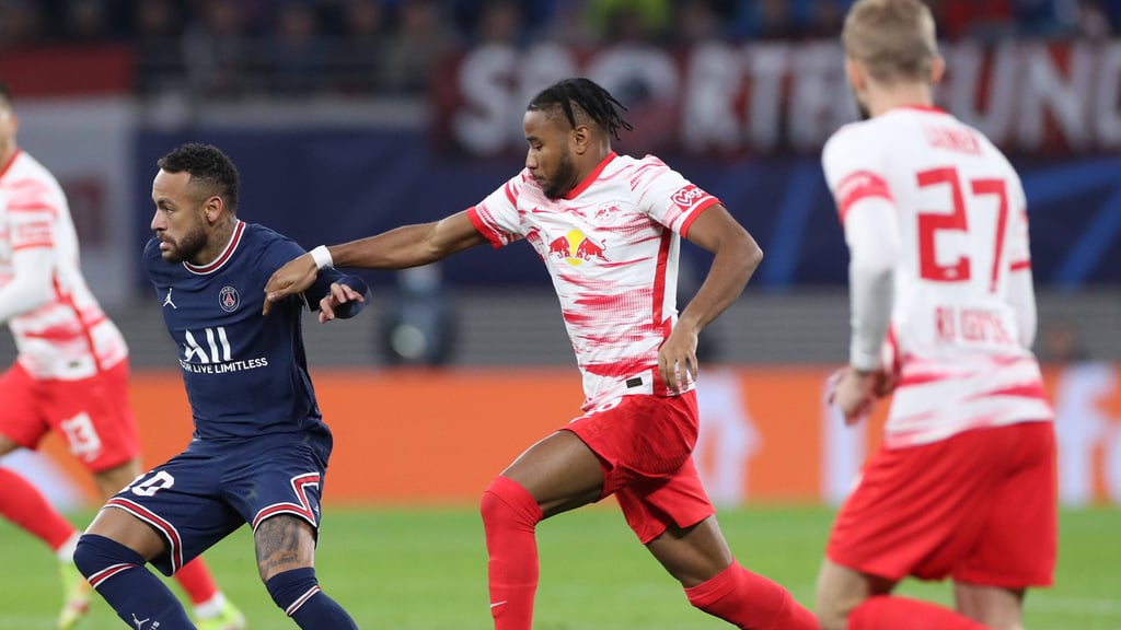 Welchen Folgen hätte ein Neymar-Wechsel zum FC Chelsea für Leipzigs Nkunku (r.)