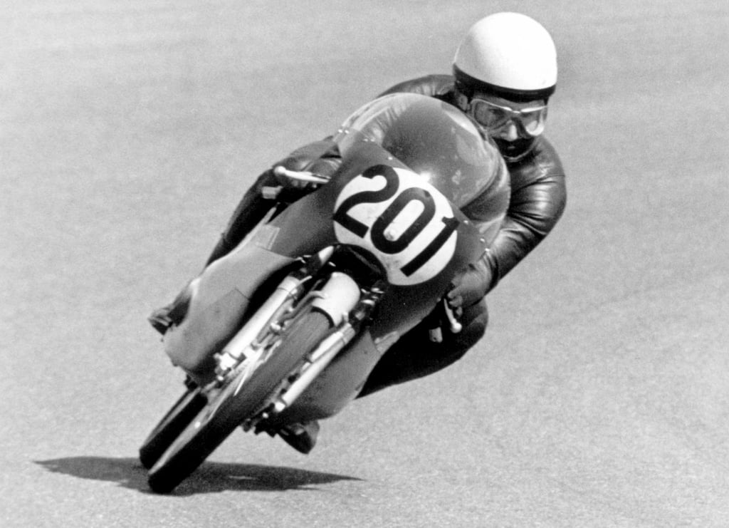 Hans-Georg Anscheidt siegte mit seiner Suzuki im Großen Preis von Deutschland für Motorräder auf dem Motodrom in Hockenheim.