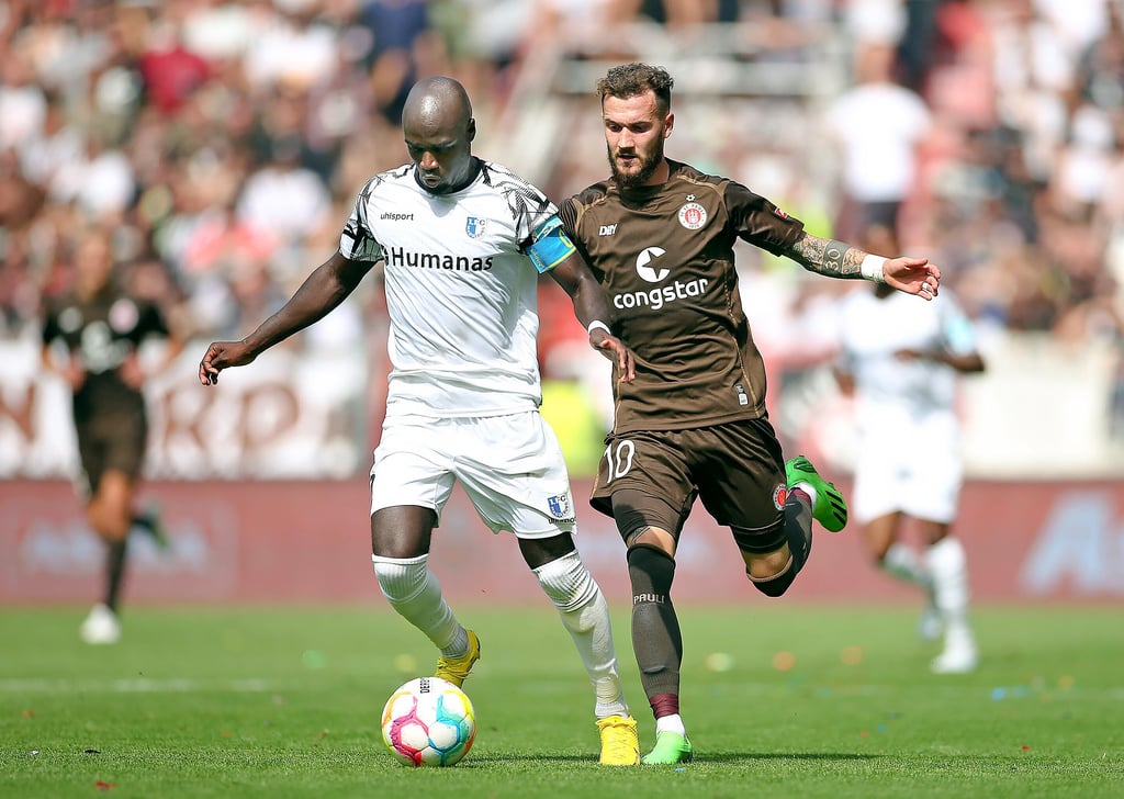 In der Hinrunde verlor der FCM um Amara Condé 0:3 bei St. Pauli. Nun wollen die heimschwachen Magdeburger den ersten Erfolg im eigenen Stadion seit dem 1:0 gegen Regensburg am 2. Oktober feiern.