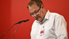 Sören Pellmann steht am Rednerpult beim Bundesparteitag der Linken in der Messe Erfurt.