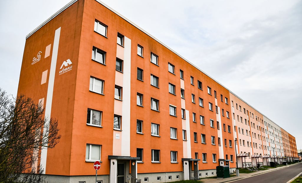 Noch ganz frisch ist die „Energieallianz für Haldensleben“ zwischen der Wobau, der WBG und den Stadtwerken. Das erste Projekt soll jedoch schon bald angepackt werden. In diesem Zuge wird ein Wohnblock an der Köhlerstraße mit Solaranlagen ausgestattet.