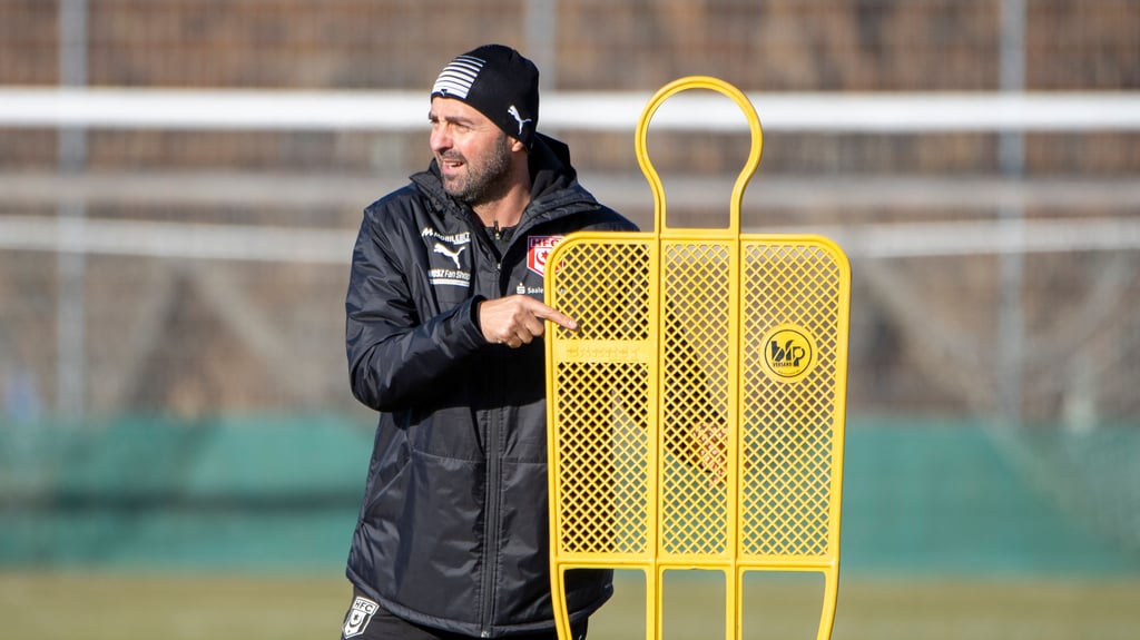 Der neue Trainer Sreto Ristic steht vor seinem Pflichtspiel-Debüt mit dem HFC.