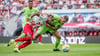 Christopher Nkunku im Hinspiel gegen Wolfsburgs Verteidiger Micky van den Ven.