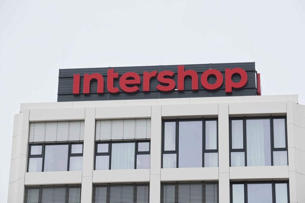 Blick auf das Gebäude der Intershop Communications AG im Zentrum der Stadt.