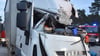 Das völlig zerstörte Führerhaus des Lkw: Der Fahrer wurde bei dem Unfall auf der A9 bei Köselitz schwer verletzt.