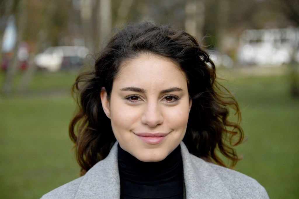 Schauspielerin Almila Bagriacik in der Rolle der Ermittlerin Mila Sahin bei einem Fototermin des Tatorts.