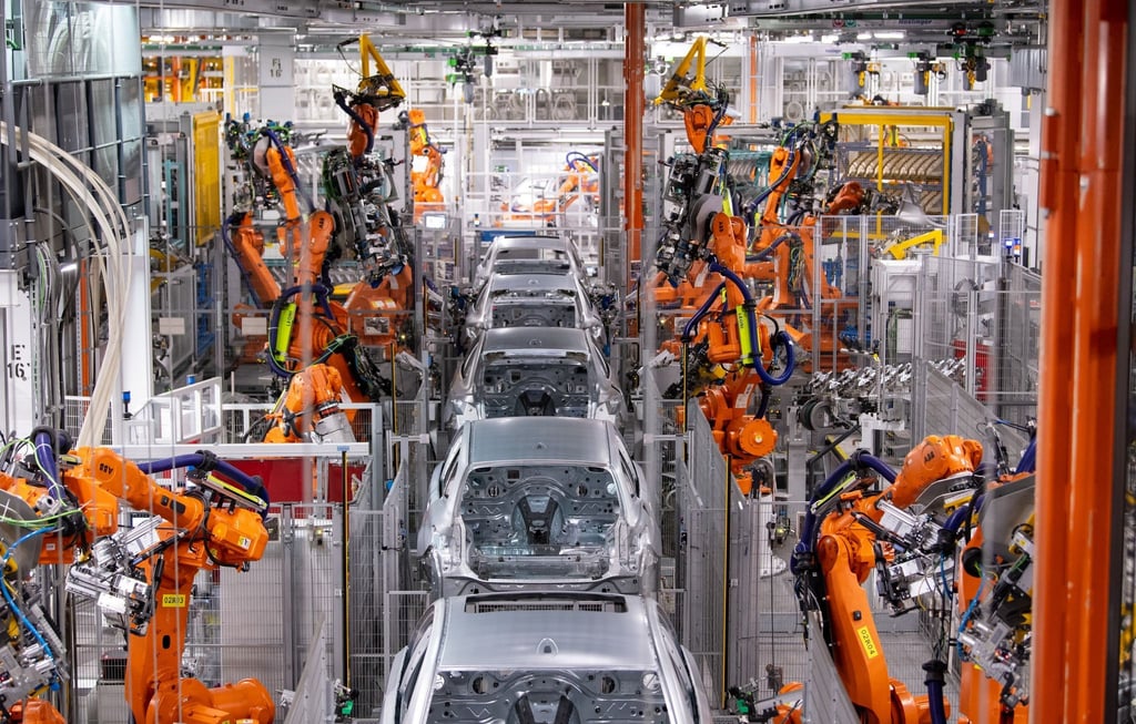Roboter-Einsatz in der Automobil-Produktion.