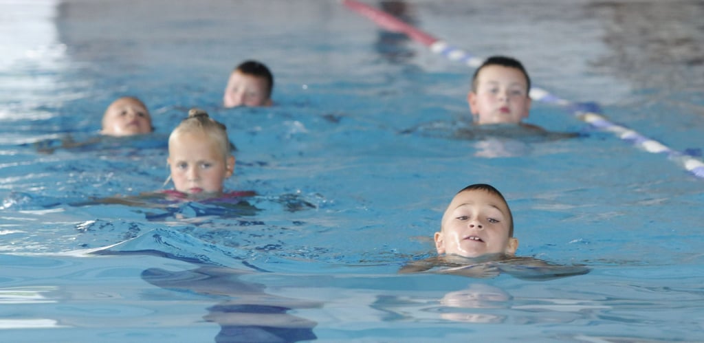 Im Sport- und Freizeitbad "Bulabana" lernen Kinder das Schwimmen. DIe DLRG warnt weiter vor den Folgen einer Schließung.