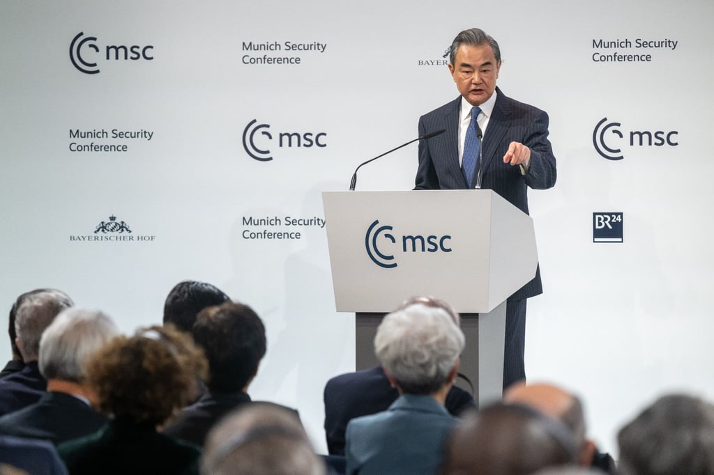 Chinas oberster Außenpolitiker Wang Yi kündigt auf der Münchner Sicherheitskonferenz eine Friedensinitiative für die Ukraine an.