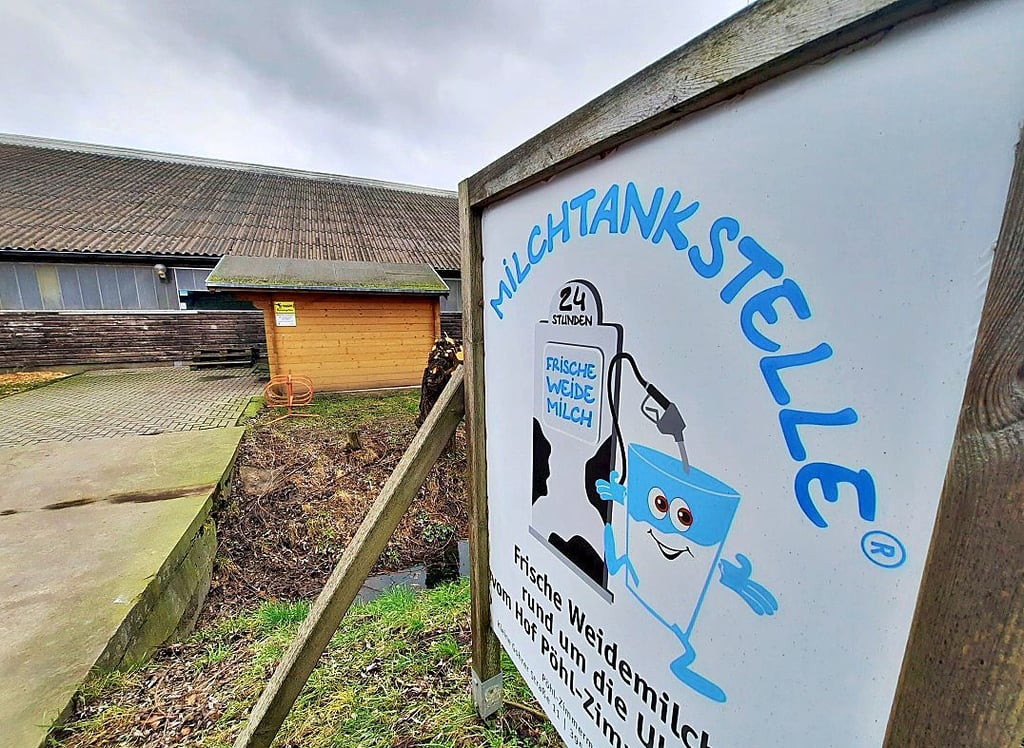 Die Landwirte Dirk Zimmermann und Volker Pöhl bertreiben im Stendaler Ortsteil Gohre eine Milchtankstelle. Seit 2016 wurde sie schon fünfmal überfallen.