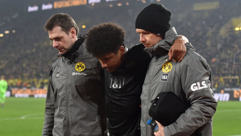 BVB-Stürmer Karim Adeyemi wurde gegen Hertha verletzt ausgewechselt.