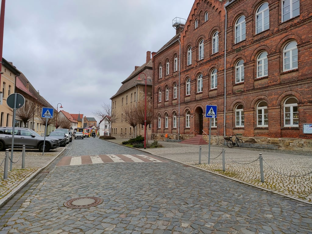 Leergefegt war durch den Einsatz die Nienburger City.