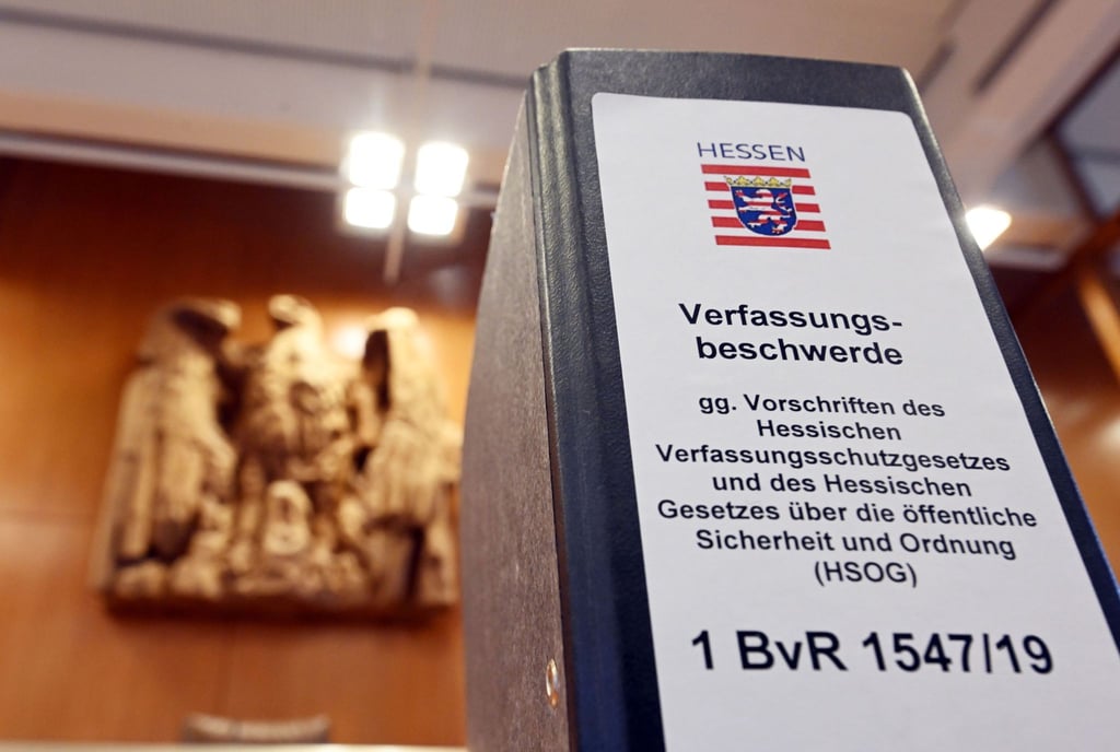 Die Software, die perspektivisch bundesweit zum Einsatz kommen könnte, durchforstet die verschiedenen Datenbanken der Polizei, um Querverbindungen zu entdecken, die den Ermittlern sonst vielleicht nie auffallen würden.
