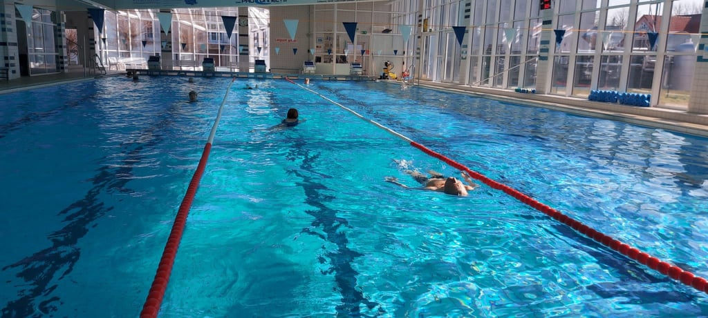 Symbolfoto - Die Schwimmhalle in der Lutherstadt Eisleben