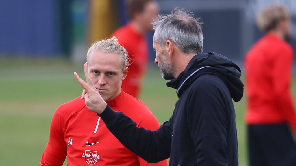 Xaver Schlager mit RB-Coach Marco Rose.