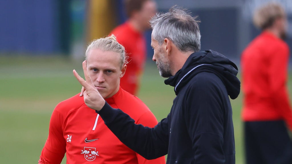 Xaver Schlager mit RB-Coach Marco Rose.