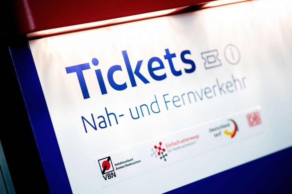 Bund und Länder haben sich auf einen Start des 49-Euro-Monatstickets zum 1. Mai geeinigt.