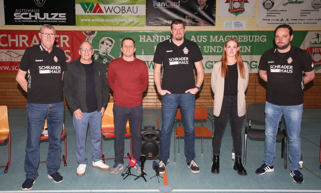 Trafen sich zum Austausch in der Eike-von-Repgow-Sporthalle: Harry Jahns (Trainer HSV Magdeburg) , Moderator Maik Scholkowsky, Torsten Kunke (Sportvorstand Landessportbund Sachsen-Anhalt),Michael Jahns (Vorsitzender HSV Magdeburg) , Dr. Katharina Stäbner und Jens Aebi (HSV Magdeburg )am 22.02.2023