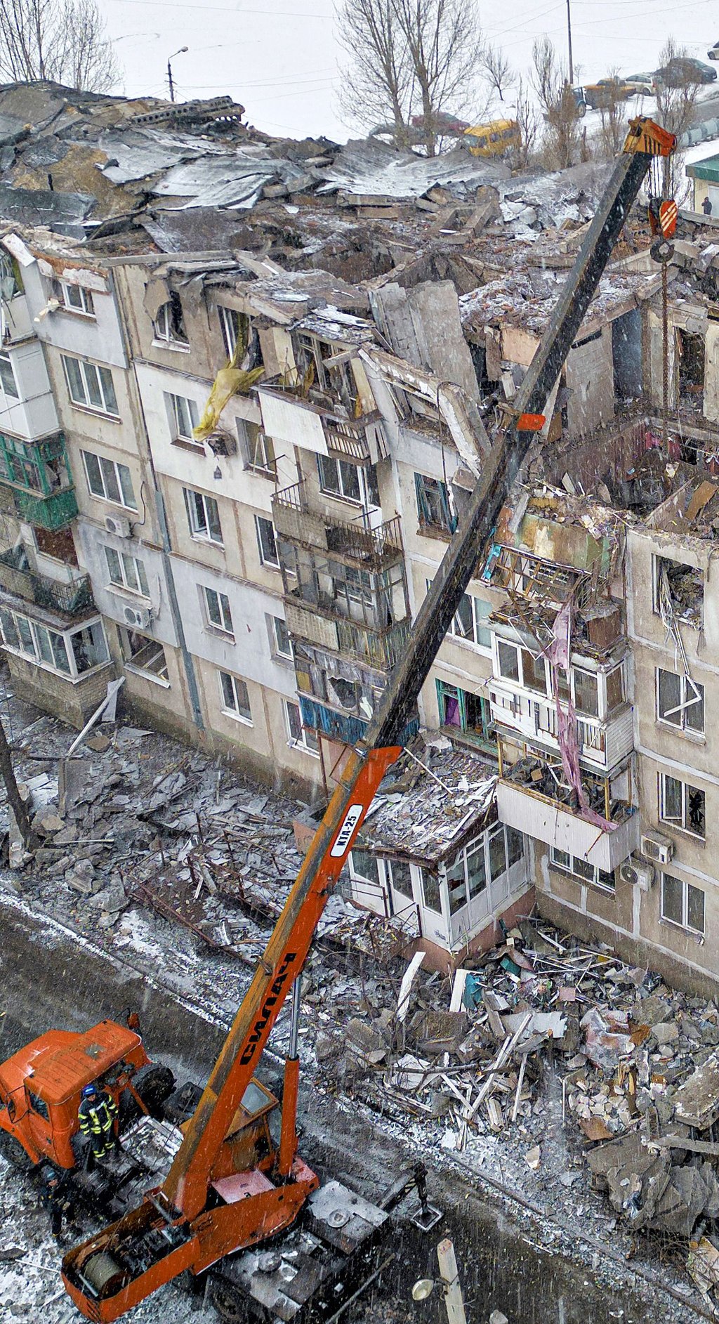 Ein zerstörtest Wohnhaus in der ukrainischen Stadt Pokrovsk.