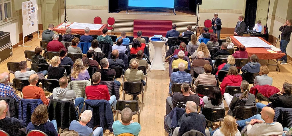 Gut besucht war der Saal im Wörlitzer „Eichenkranz“ am 22. Februar beim zweiten Bürgerforum zum geplanten Integrierten Gemeindlichen Entwicklungskonzept.