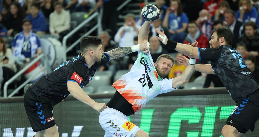 Philipp Weber und der SC Magdeburg gerieten bei RK Zagreb nicht in Schieflage. Auch im Ostderby bei Webers ehemaligem Verein SC DHfK Leipzig wollen die Grün-Roten nicht in Wanken geraten.