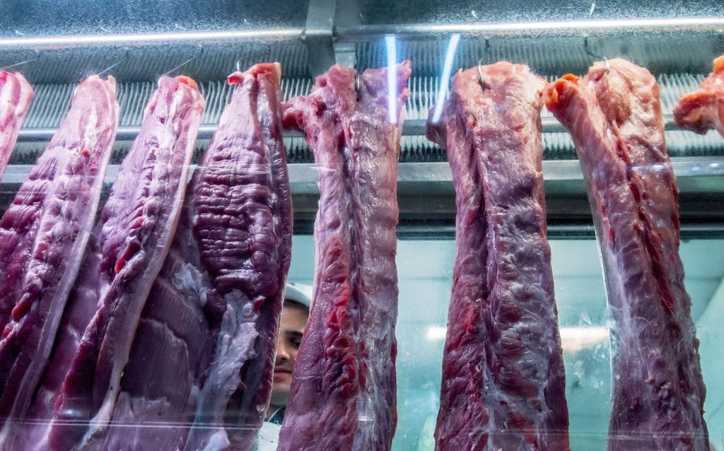 Wegen eines Falles von Rinderwahn stoppt Brasilien den Rindfleisch-Export nach China.