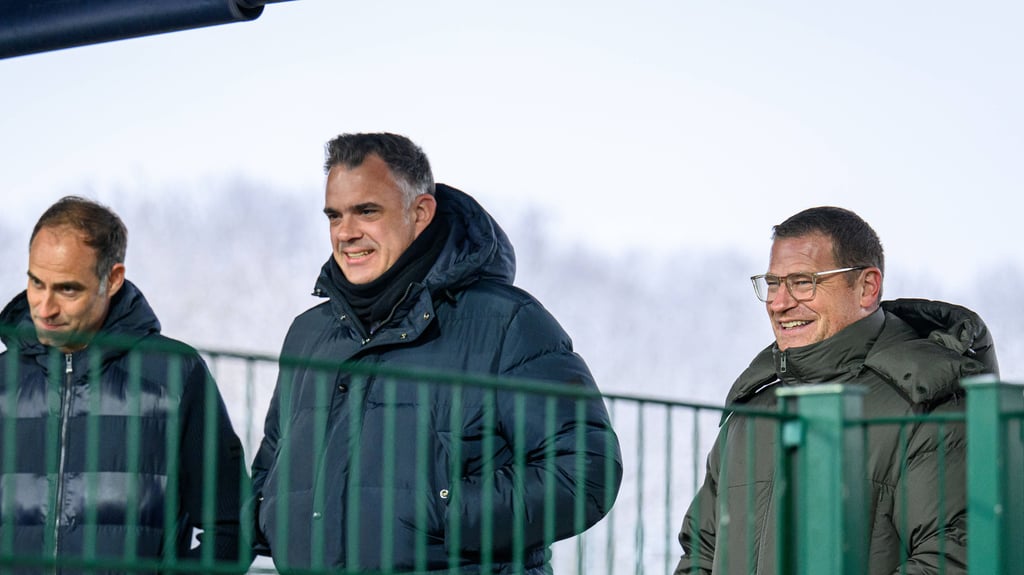 Wie geht es am Cottaweg weiter? Uli Wolter (Mitte) mit Max Eberl (rechts) und Oliver Mintzlaff.